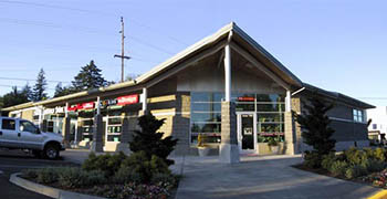 retail_0002_Apple Way Market 1